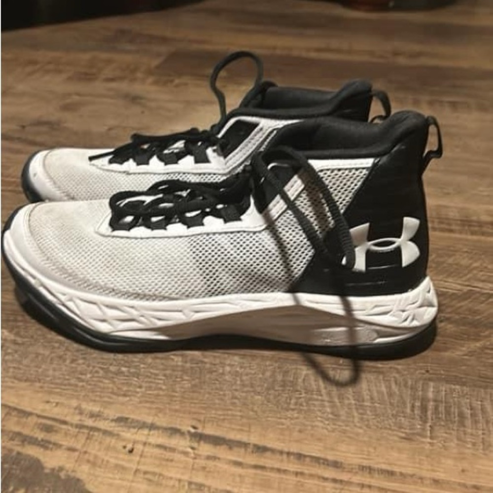 Under Armour Basketball Shoes 4.5Y